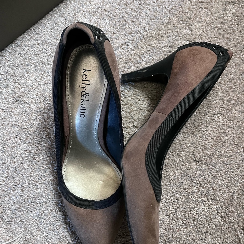 Kelly and Katie suede tan heels . Good condition